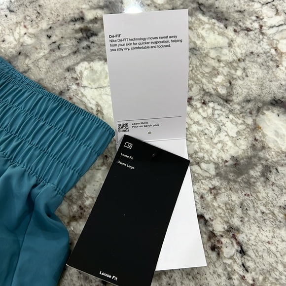 Nike running shorts - Picture 3 of 4